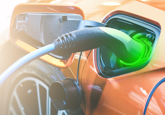 UK Electric Vehicle Sales Surge in 2025